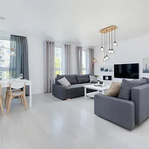Apartament Platany łopuskiego By Renters, Kołobrzeg
